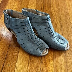 Stylish Women's Peep-Toe Ankle Boots
